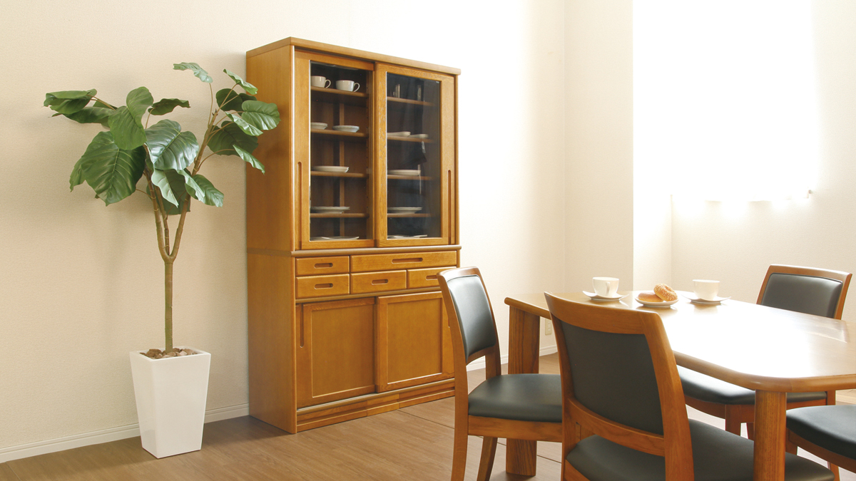 小柄な女性でも上部の棚に手が届きやすい食器棚 No.1500｜食器棚｜製品  