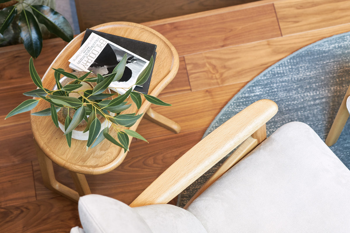 浜本工芸 サイドテーブル 5204 リビングテーブル ローテーブル ナラ無垢材 国産 コンパクト 北欧 ナチュラル モダン シンプル 収納棚 持ち運び トレー型 浜本工芸 サイドテーブル 5204 リビングテーブル ローテーブル ナラ無垢材 国産 コンパクト 北欧 ナチュラル モダン シンプル 収納棚 持ち運び  トレー型