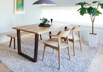 天然木ならではの温もり｜No.4900ダイニングテーブル｜製品一覧｜浜本  